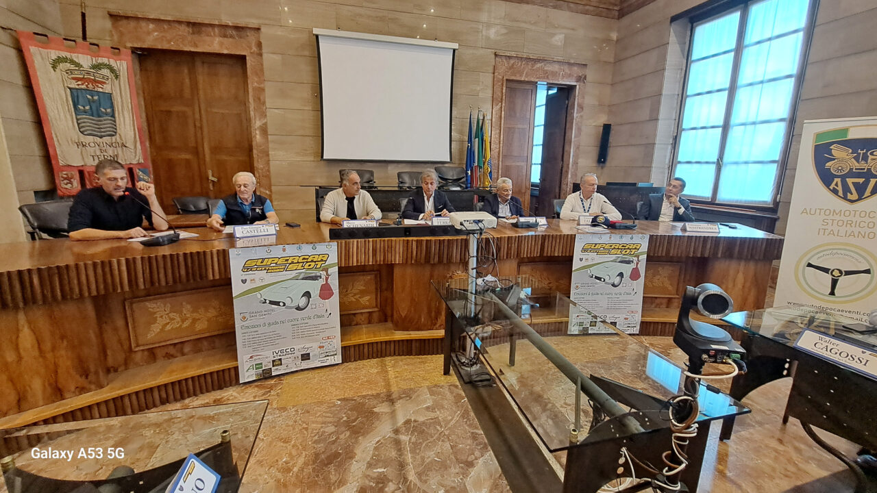 Passione a quattro ruote: torna Supercarslot 2025